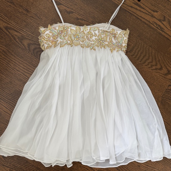 Elegant Lace & Chiffon Formal Dress - Picture 3 of 4